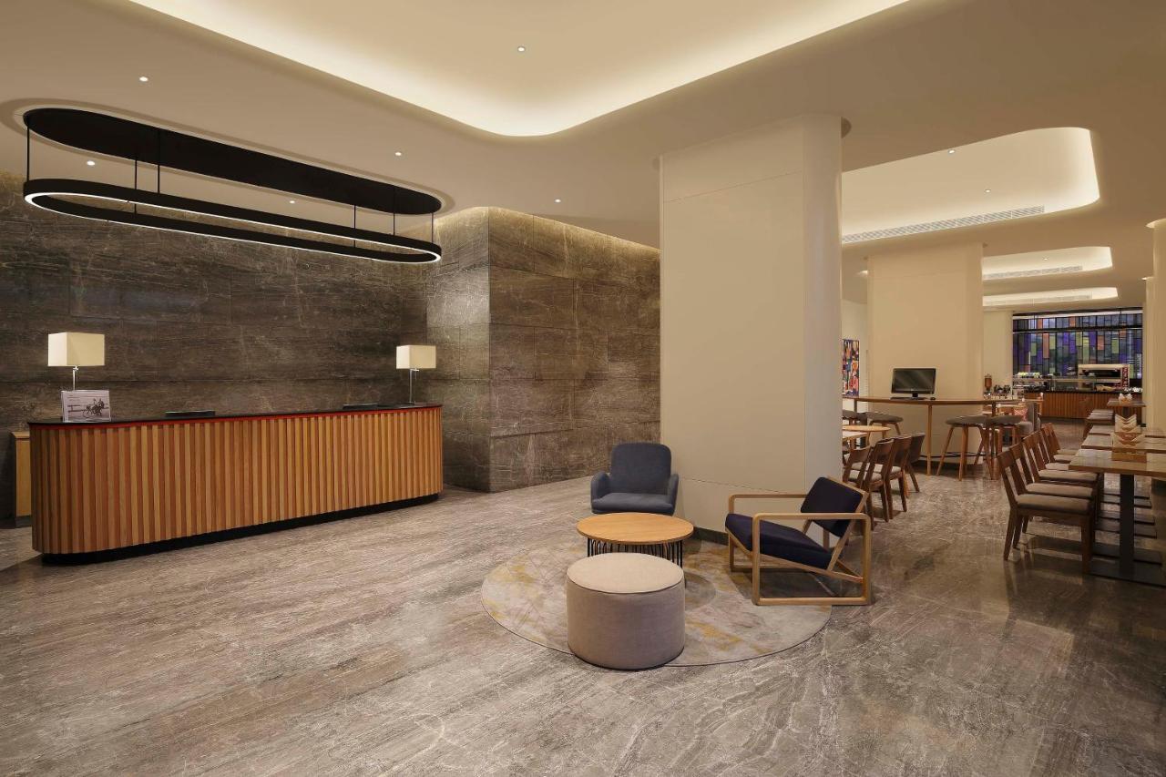 Holiday Inn Express Hyderabad Hitec City By Ihg Exterior foto
