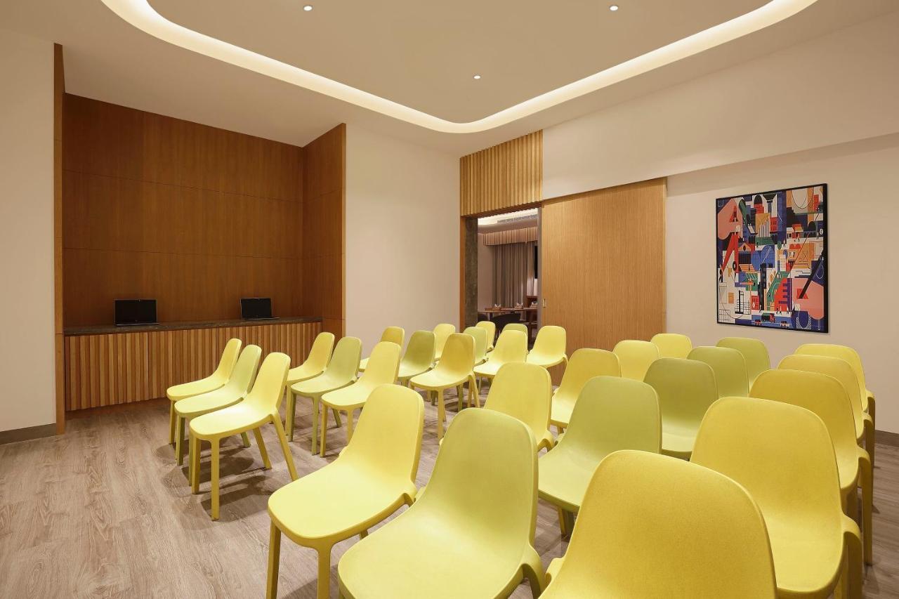 Holiday Inn Express Hyderabad Hitec City By Ihg Exterior foto