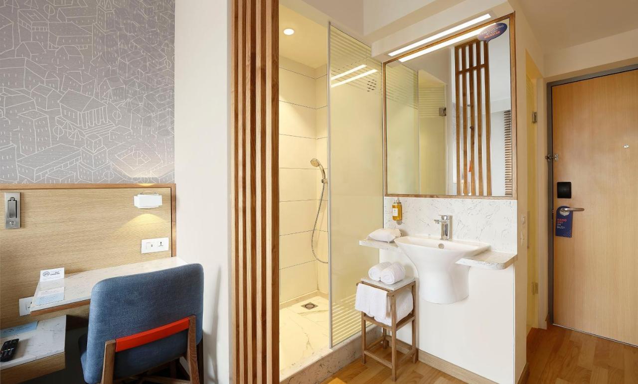 Holiday Inn Express Hyderabad Hitec City By Ihg Exterior foto